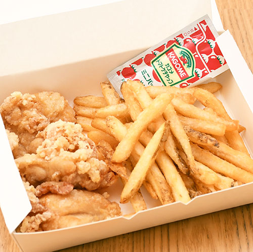 唐揚げとフライドポテト